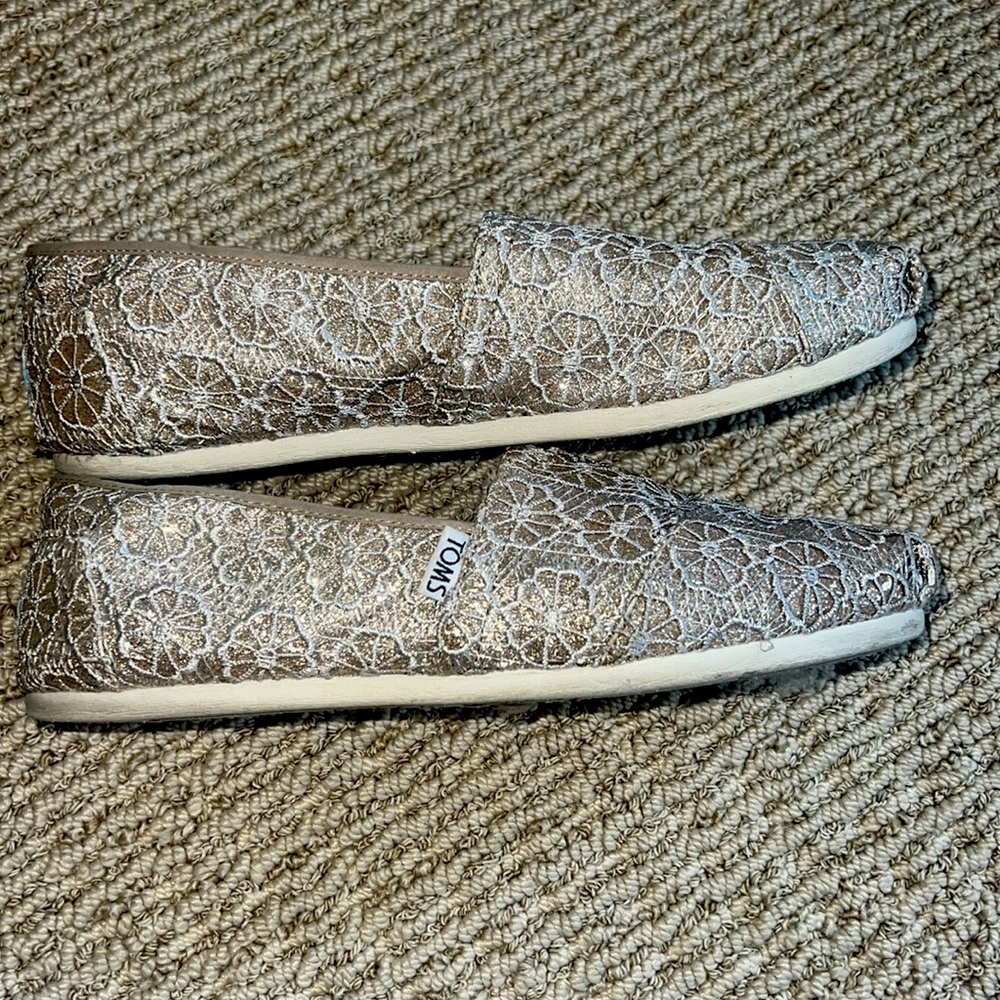 ✨Glittery TOMS Size W 8.5